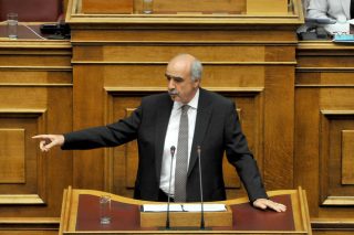 Kόκκινο πανί για τους… γαλάζιους
