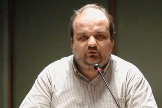 Νέα γραμμή, όχι κυνήγι μαγισσών