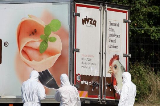 Στη σκιά δεκάδων νεκρών προσφύγων η διάσκεψη της Βιέννης