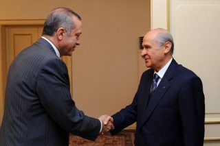 Νέο «φλερτ» Ερντογάν με τους εθνικιστές