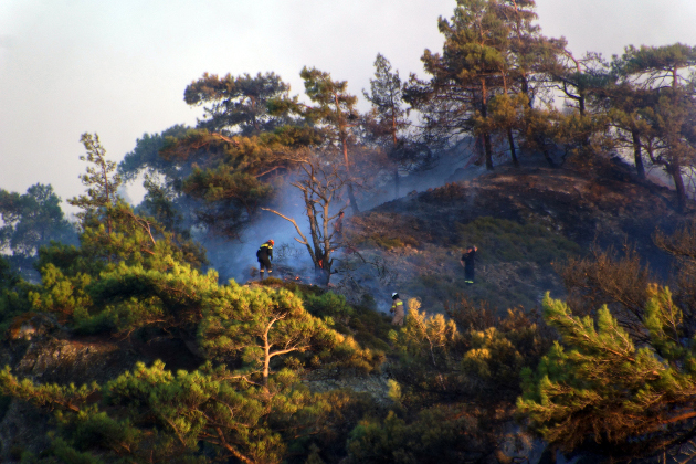 Υπό έλεγχο οι πυρκαγιές σε Μυτιλήνη και Κέρκυρα