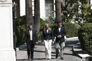 H Φώφη προβάρει το ταγέρ της αρχηγού για το βάπτισμα του πυρός