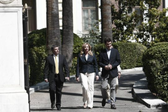 H Φώφη προβάρει το ταγέρ της αρχηγού για το βάπτισμα του πυρός