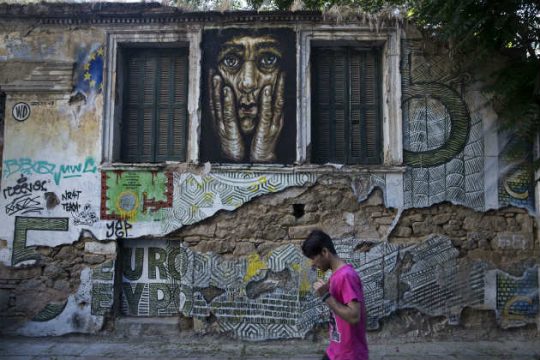 Ψέμα, αυτογελοιοποίηση και εξευτελισμός