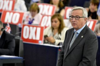 Η Κομισιόν ωραιοποιεί τις μειώσεις στο ασφαλιστικό