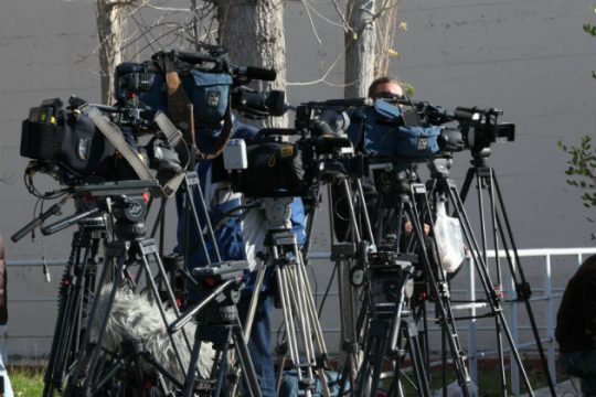 ΠΟΕΣΥ: Να μην πληρώσουν οι εργαζόμενοι τις κόντρες στην τηλεόραση