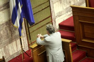Ανοίγει πάλι θέμα ομαδικών απολύσεων