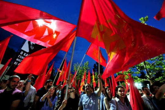 Βολές εναντίον κυβέρνησης και Λαφαζάνη από το ΚΚΕ