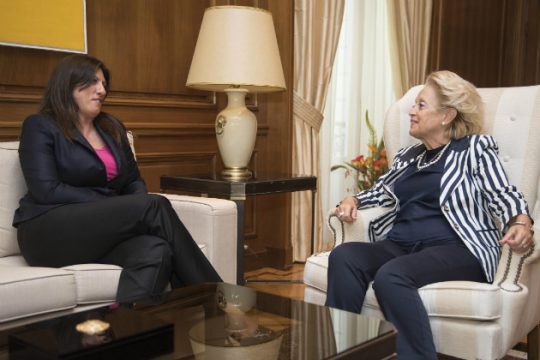 Εθιμοτυπική συνάντηση Θάνου – Κωνσταντοπούλου