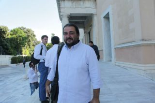 Κομματικός και στην παραίτηση
