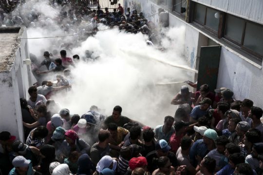Ένταση μεταξύ αστυνομικών και προσφύγων στην Κω