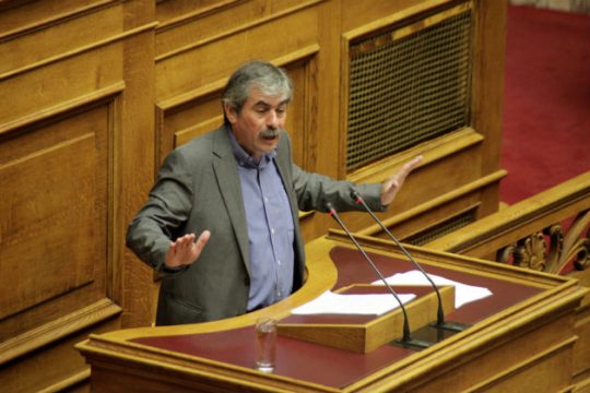Ν.Δ.: «Αοριστολογική» η τοποθέτηση Τσίπρα για το μεταναστευτικό