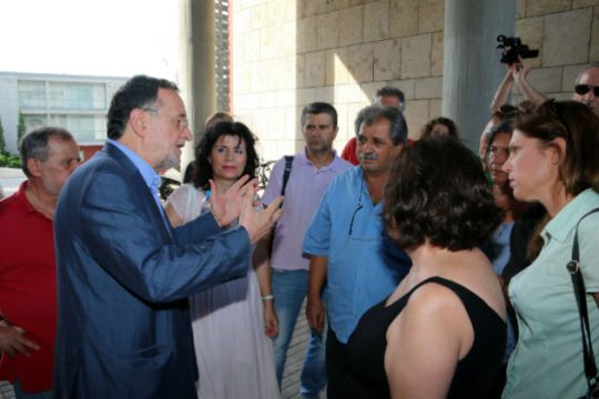 Παίρνουν θέσεις