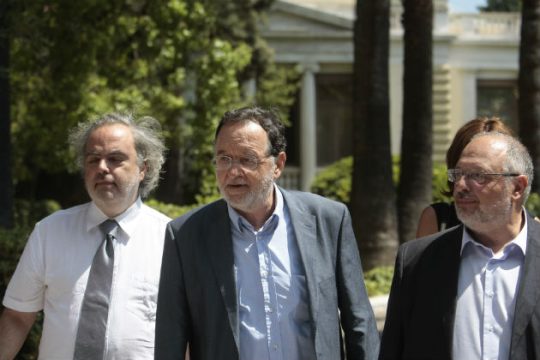 «Η κυβέρνηση πέρασε στην αντίπερα όχθη»