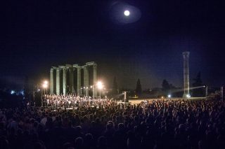 Οπερα κάτω από τον καλοκαιρινό ουρανό