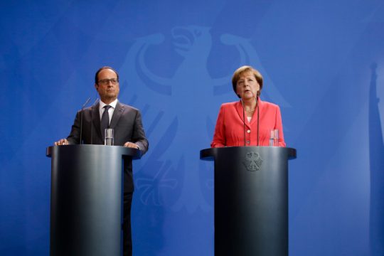 Ενιαία απάντηση της Ευρώπης στην προσφυγική κρίση ζητούν Μέρκελ-Ολάντ