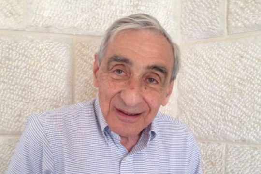 Μάικλ Γουόλτσερ: «Αντιδημοκρατικές ενώσεις Ε.Ε. και ευρωζώνη»