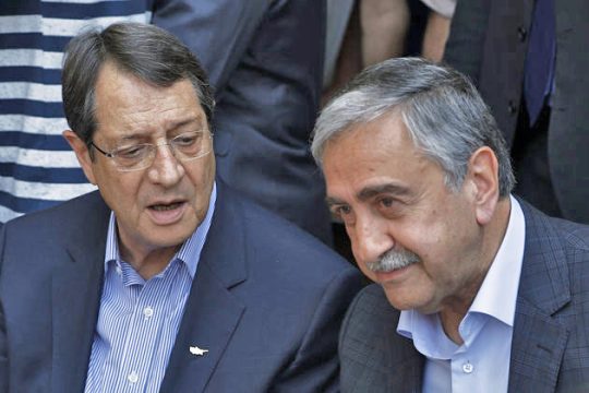 Συζητούν εδαφικό και περιουσιακό