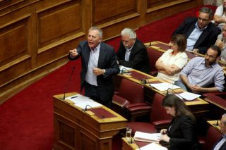 ΚΚΕ: «Κοροϊδεύει τον λαό η Αριστερή Πλατφόρμα»