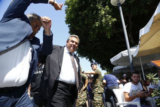 Πάνος Καμμένος: «Καρφιά» κατά Τουρκίας, αυγά από τους κατοίκους