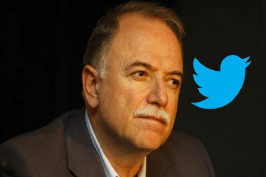 Ο Παπαδημούλης και τα αγαπημένα μας tweets του