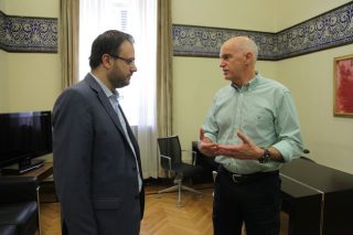 «Αγκάθι» ο Παπανδρέου για σύμπραξη ΠΑΣΟΚ-ΚΙΔΗΣΟ
