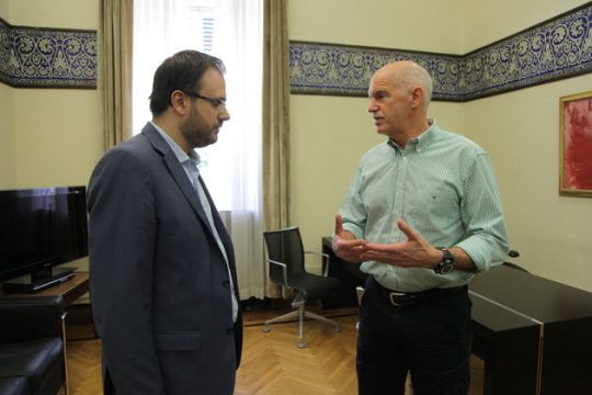 «Αγκάθι» ο Παπανδρέου για σύμπραξη ΠΑΣΟΚ-ΚΙΔΗΣΟ