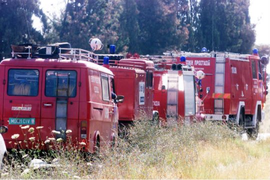 Σε εξέλιξη πυρκαγιές σε Μυτιλήνη και Κέρκυρα
