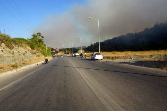 Η «Λαϊκή Ενότητα» για τη φωτιά στη Ρόδο