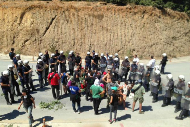 Ελεύθεροι οι διαδηλωτές που συνελήφθησαν στις Σκουριές