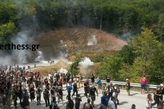 Παλιά μου τέχνη… δακρυγόνο