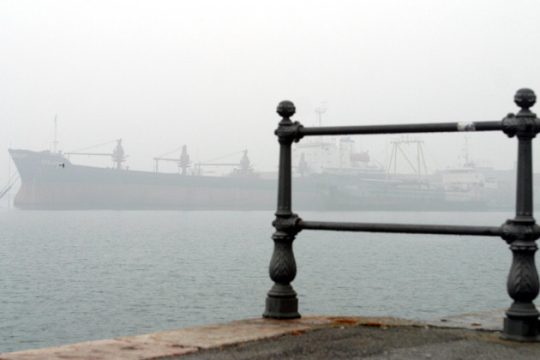 Θαλάσσια ρύπανση στη Θεσσαλονίκη από δεξαμενόπλοιο