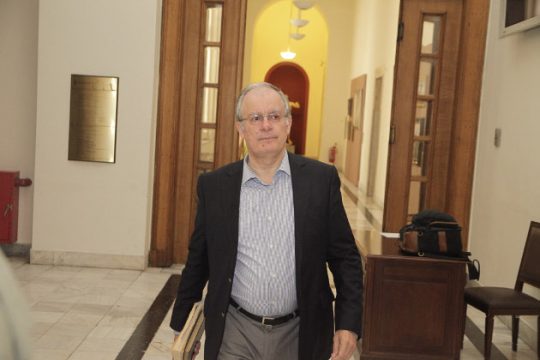 ΝΔ κατά ΣΥΡΙΖΑ: Οι γείτονες προκαλούν, συνέλθετε