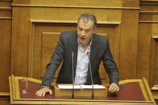 «Μονόδρομος» η ψήφιση του μνημονίου για τον Σταύρο Θεοδωράκη