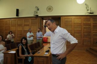 «Ανίκανη η κυβέρνηση»