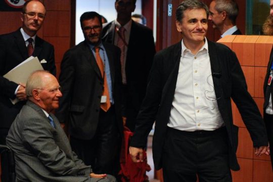 Σόιμπλε: «Βήμα, βήμα η εκταμίευση των δόσεων»