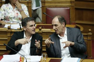 Μέτρο, μέτρο για τις δόσεις του ESM