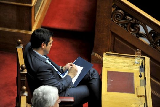 Μνημόνιο, διάσπαση, κάλπες, αλλά με ποια σειρά;