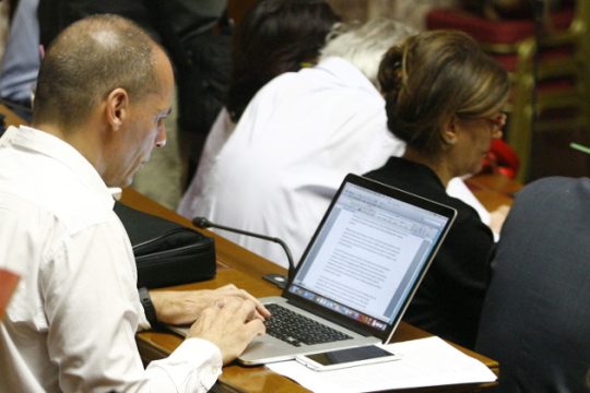 Ο Γιάνης Βαρουφάκης απαντά σε δημοσίευμα του efsyn.gr