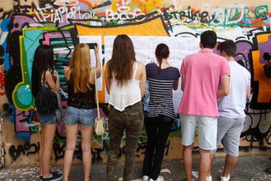 Η μεγάλη κατρακύλα των βάσεων