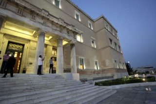 Τους έπιασαν στον ύπνο και ξημέρωσε μνημόνιο