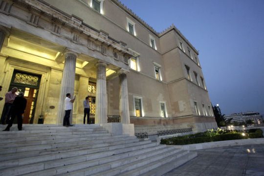 Τους έπιασαν στον ύπνο και ξημέρωσε μνημόνιο