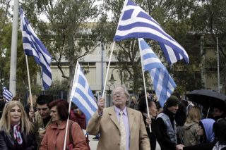 Λούφα και Χρυσή Αυγή