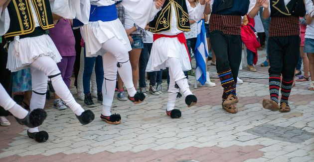 Δεκαπενταύγουστος Ας χορέψουμε!