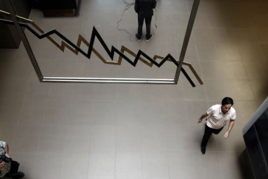 Χ.Α.: Ισχυρές πιέσεις στο άνοιγμα της συνεδρίασης