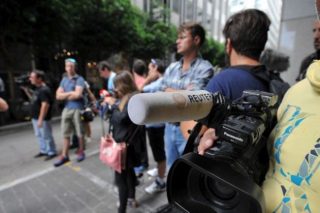 Επιχειρούν να ερμηνεύσουν το θολό προεκλογικό τοπίο