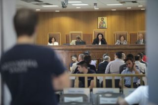 Προεκλογικά κόλπα στη δίκη της Χρυσής Αυγής