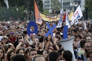 Αυτοκριτική, υποσχέσεις… αλλά τήρηση Μνημονίου!
