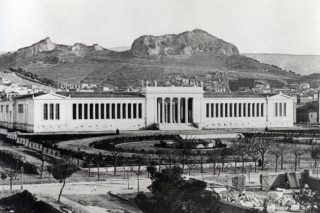 Bόλτα σε υπέροχα ερείπια