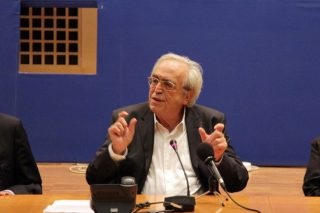 Πρώτα η ενημέρωση, μετά οι εξαγγελίες